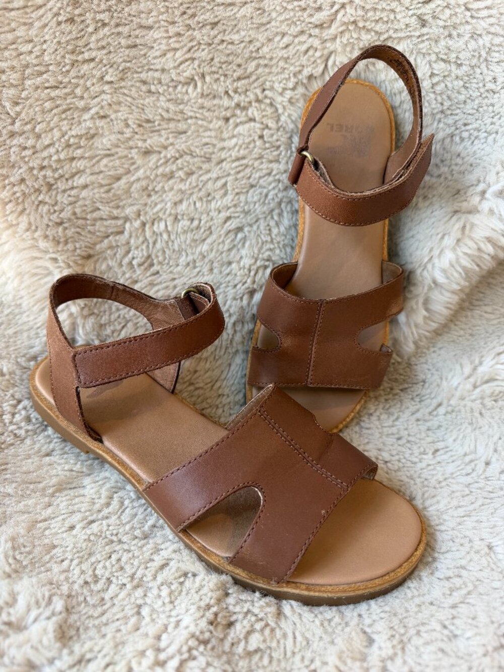 SOREL Ella III Leather Flat Sandal | Women's 6 Girls 4 | light brown tan velcro